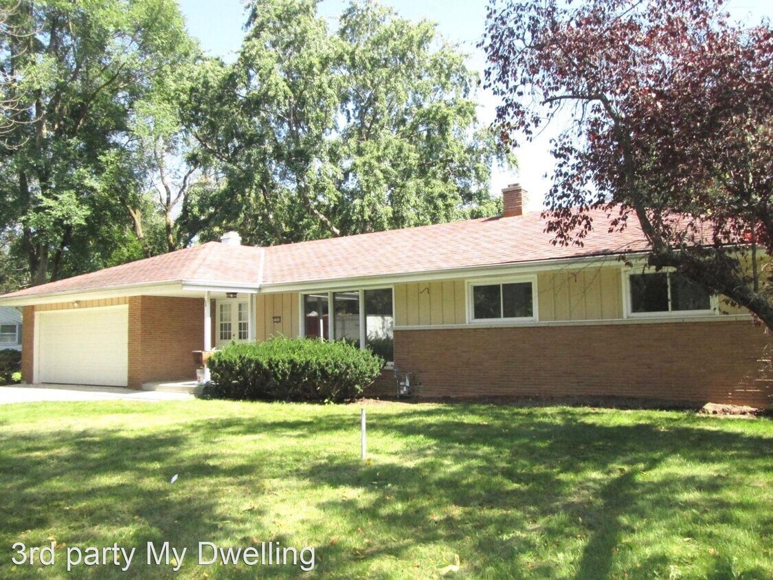 11638 Bobolink Ln, Mequon, WI 53092 House Rental in Mequon, WI