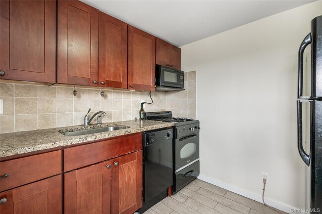 Foto del edificio - 517 E Broadway
