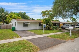 Building Photo - 5010 SW 93rd Ave