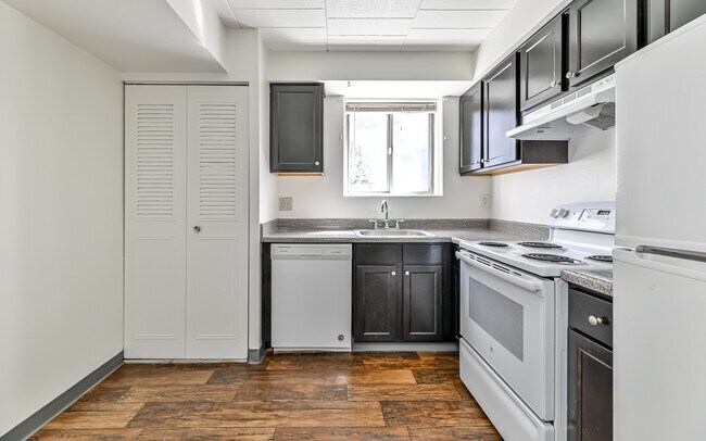 Foto del edificio - Hillcrest Apartments