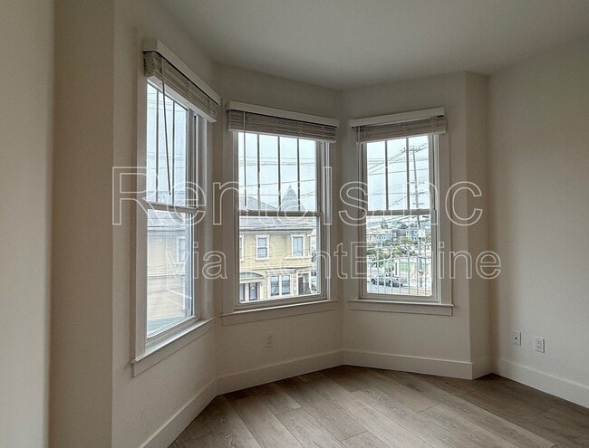 Building Photo - 1452 Castro St