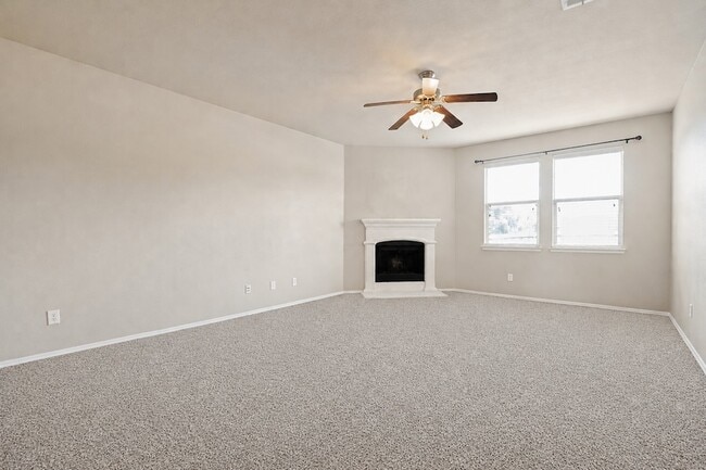 Foto del edificio - 1305 Lone Pine Dr