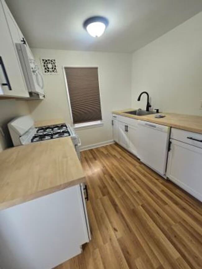 Building Photo - $1250-  3 bedroom house in Bon Air