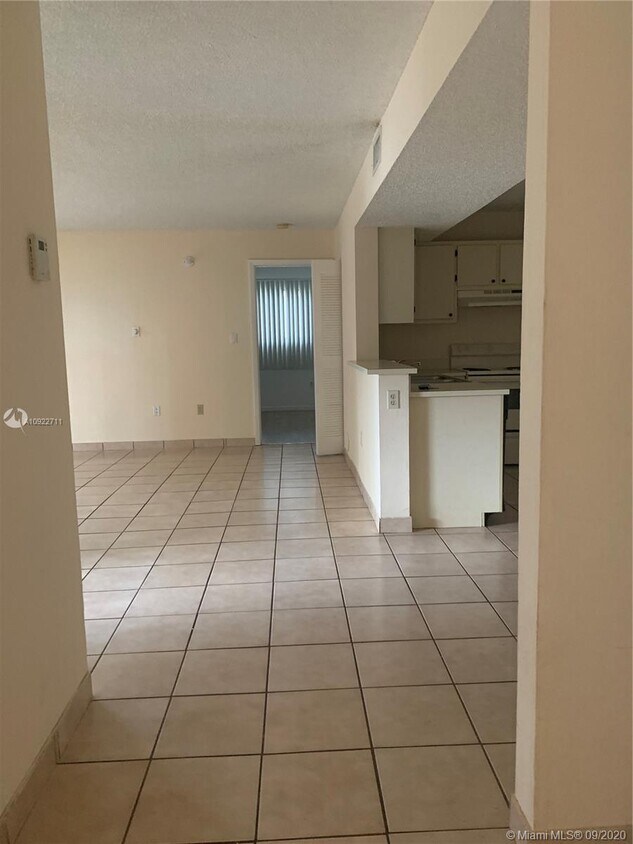Primary Photo - 301 Palm Way