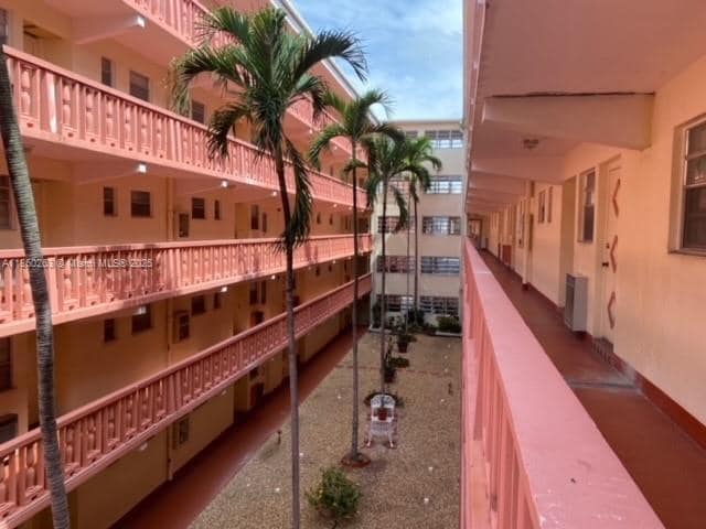 Foto del edificio - 215 SE 3rd Ave