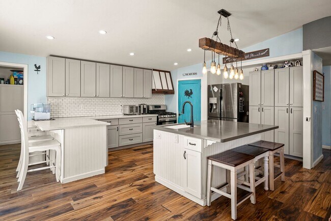 Foto del edificio - 2072 Lonnie Ln