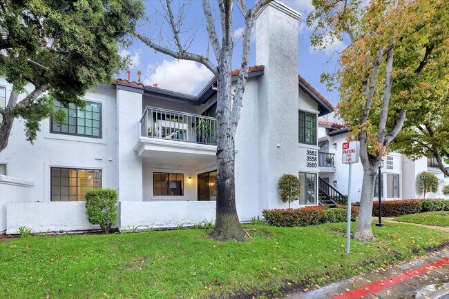 Building Photo - 3560 Voyager Cir