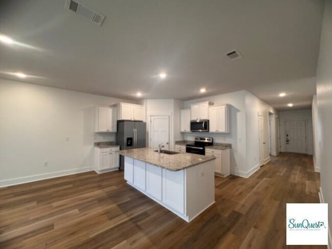 Building Photo - 6419 Forest Bay Ave