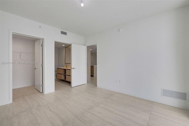 Foto del edificio - 77 SE 5th St