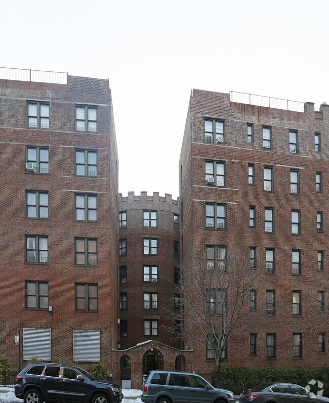 Building Photo - 506 Empire Blvd