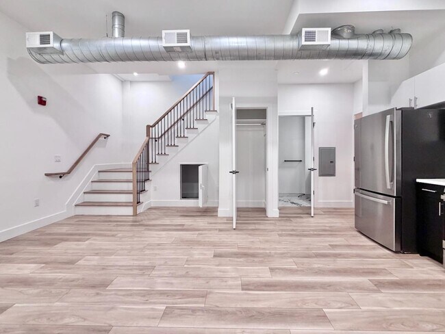 Foto del edificio - 375 Monmouth St