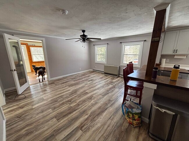 Foto del edificio - 280 Lakeshore Dr