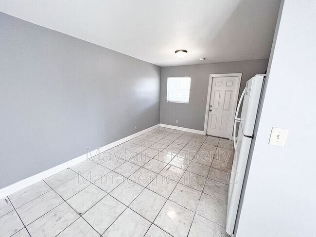 Foto del edificio - 111 NW 32nd Ave