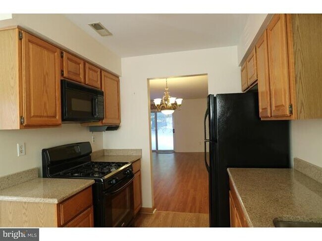 Building Photo - 74 Fair Oaks Ct