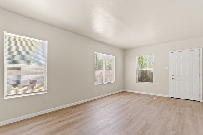 Foto del edificio - 6124 Hayes St