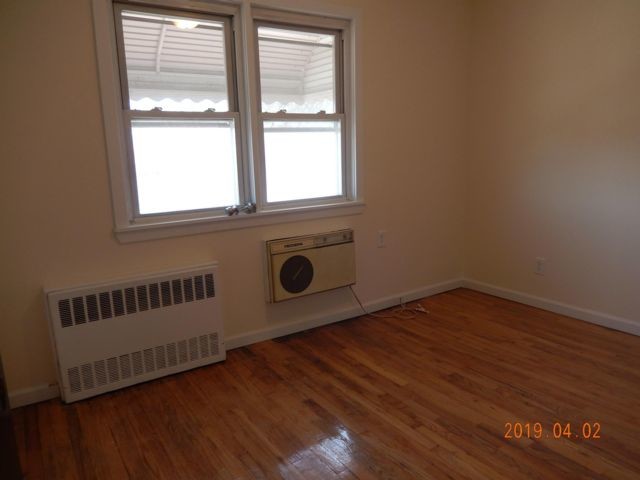 Building Photo - 743 E 58th St