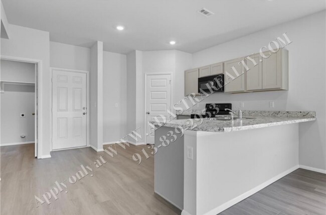 Foto del edificio - Brand New!! 3 Bed 2 Bath Home in Edgerton-Coming SOON!!