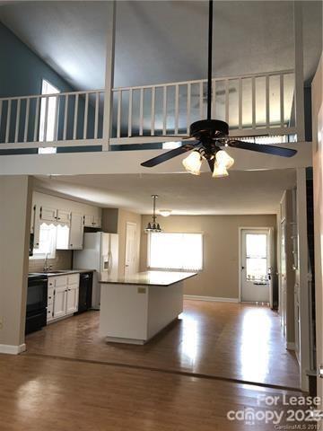 Building Photo - 21113 Alto Tierra Dr