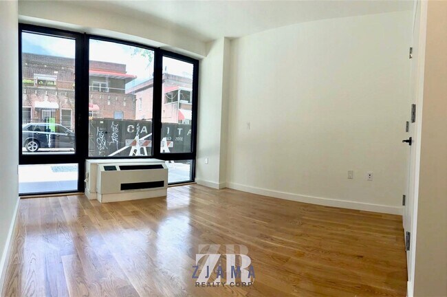 Foto del edificio - 25 E 19th St