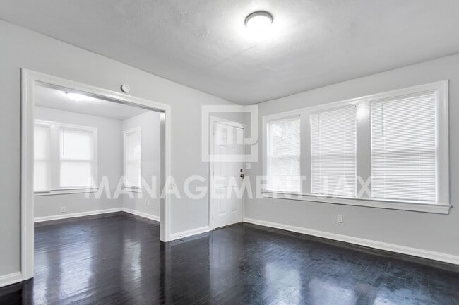 Building Photo - 1279 W 20th St