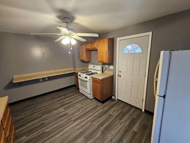 Building Photo - 11600 Beulah Ave