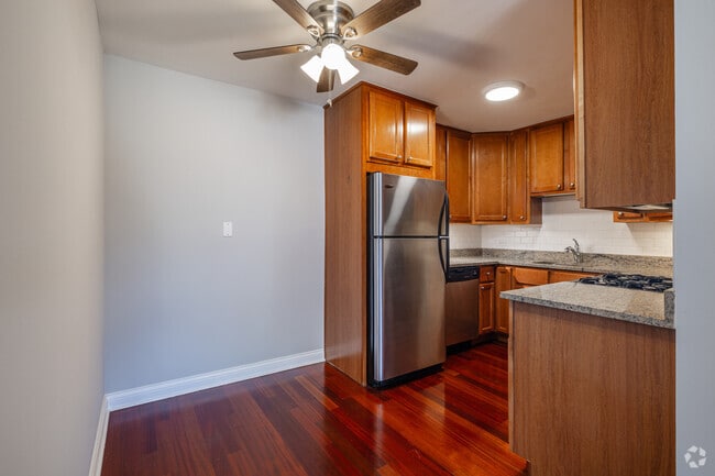 1HAB, 1BA - Comedor - 7520 W Grand Ave