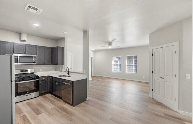 Foto del edificio - 5130 Brooke Rd