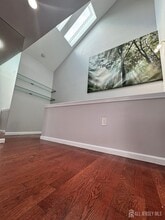 Building Photo - 16 Jaques St