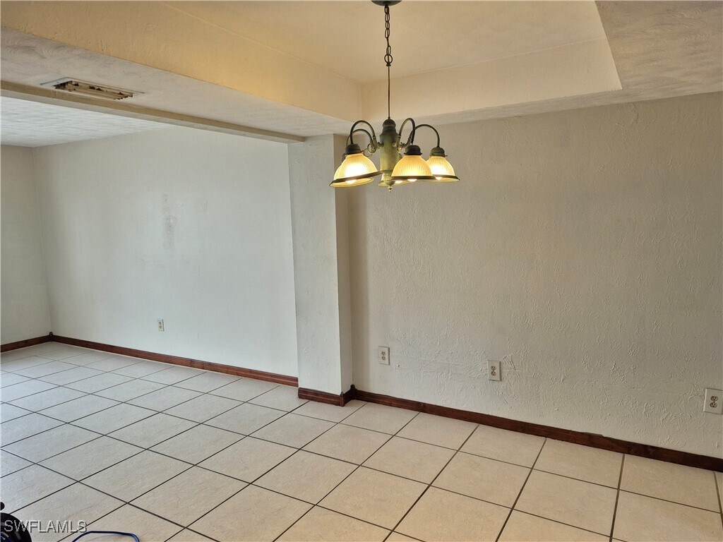 Building Photo - 4907 Catalina Dr