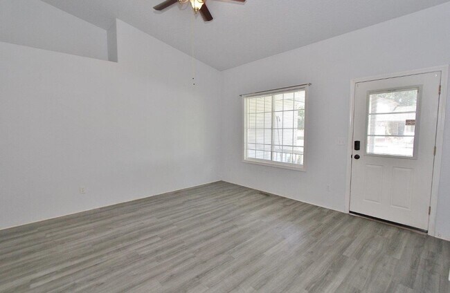 Foto del edificio - Single-Level Home in Quiet Neighborhood