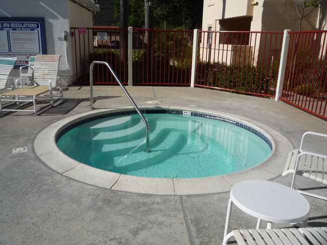 Foto del edificio - 2 Bed 2 Bath Rancho Penasquitos First Floo...