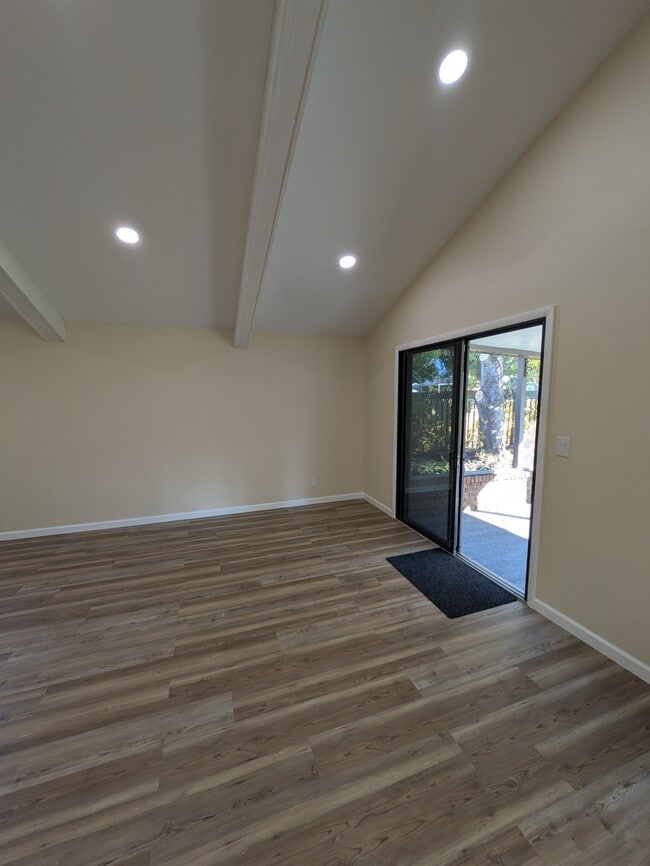 Foto del edificio - 349 Water Oak Ln