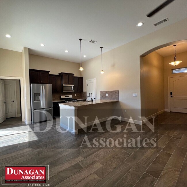 Foto del edificio - Newer Build-3 Bedroom, 2 Bath Home, Water ...