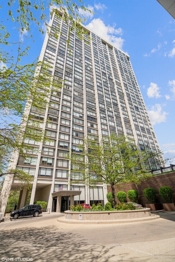 Primary Photo - 5455 N Sheridan Rd
