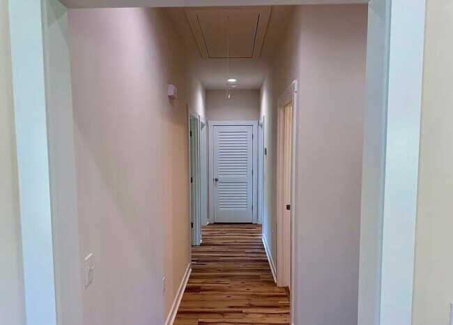 Foto del edificio - 104 Neenan Dr