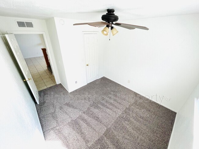 Building Photo - 5534 W Vartikian Ave