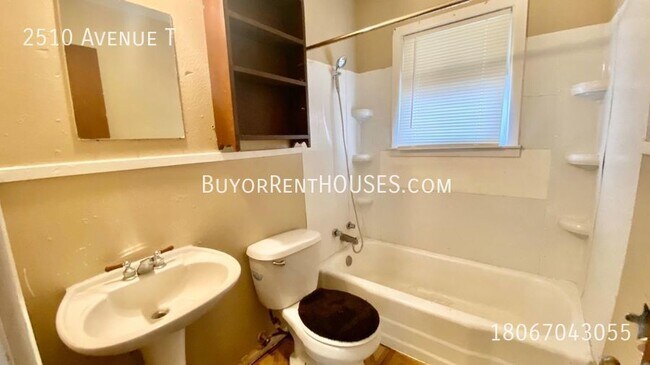 Foto del edificio - 50% deposit now and 50% later (SECTION 8 E...