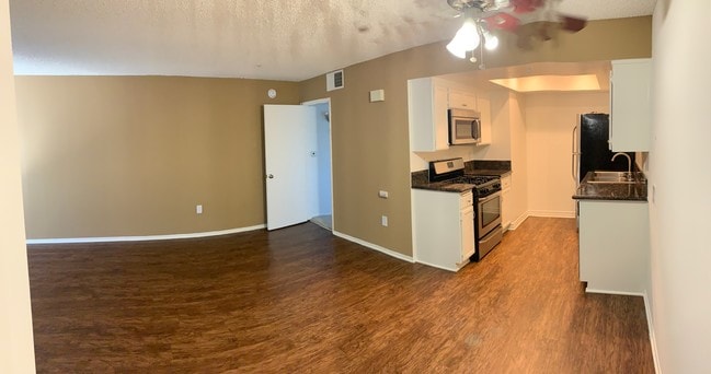 Building Photo - 3428 W Orange Ave