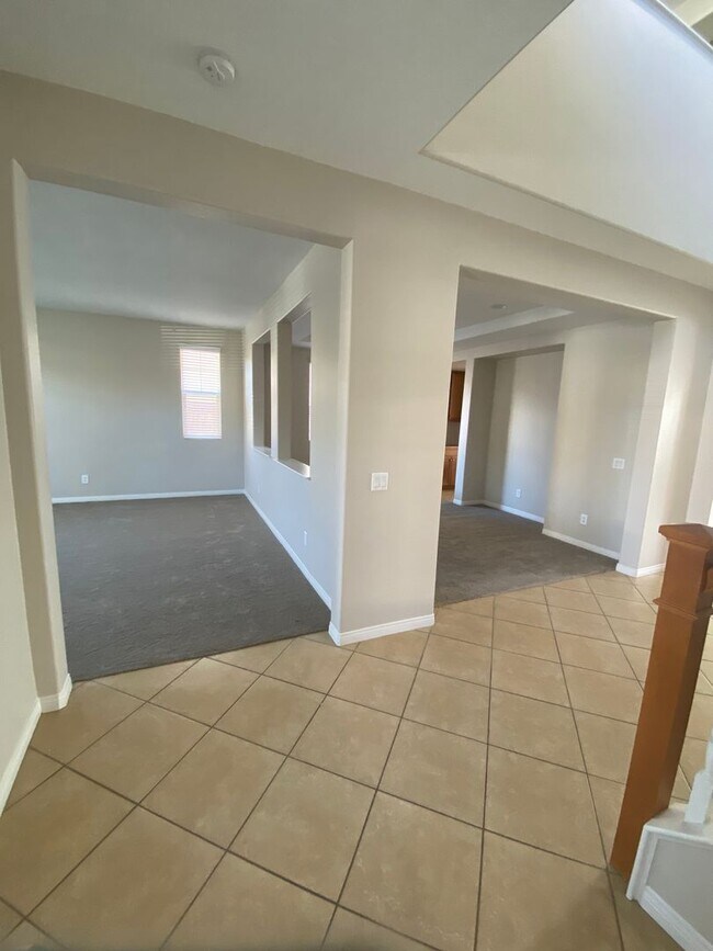 Foto del edificio - Beautiful 5 Bedroom Home in Murrieta Available!