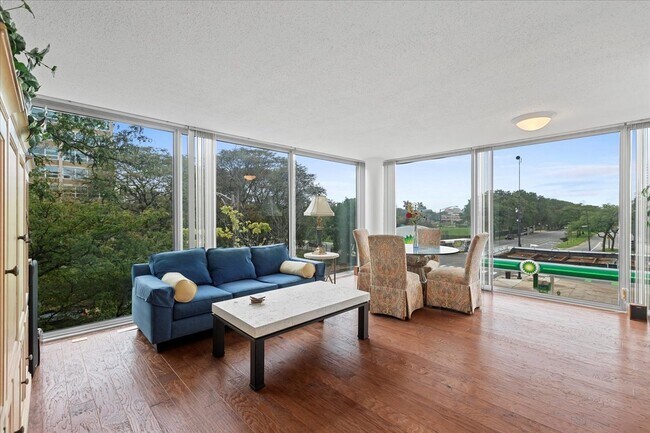 Foto del edificio - 3115 S Michigan Ave