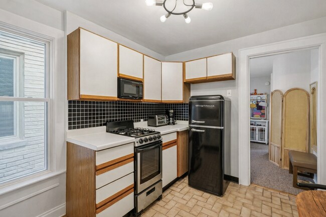 Foto del edificio - 1679 N Cass St