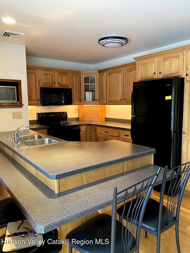 Building Photo - 2825 Best Ln