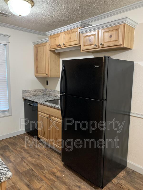Foto del edificio - 3111 E 12th St