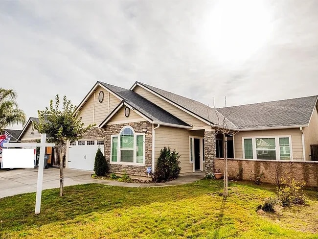 Building Photo - 7275 W San Madele Ave