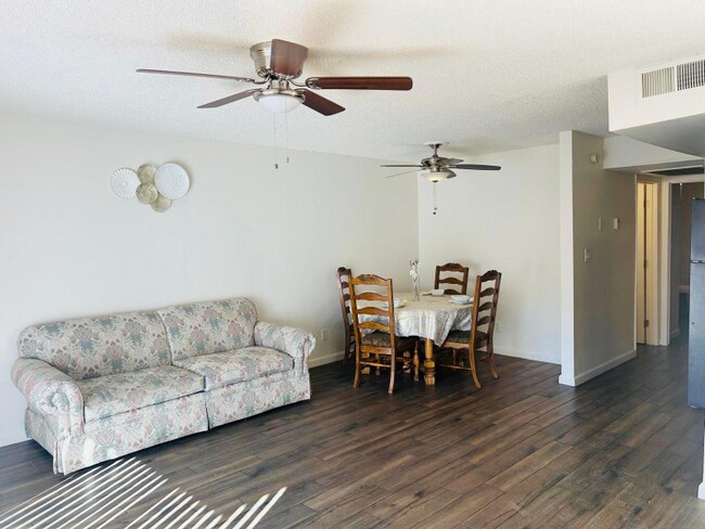 Building Photo - 4444 N 7th Ave