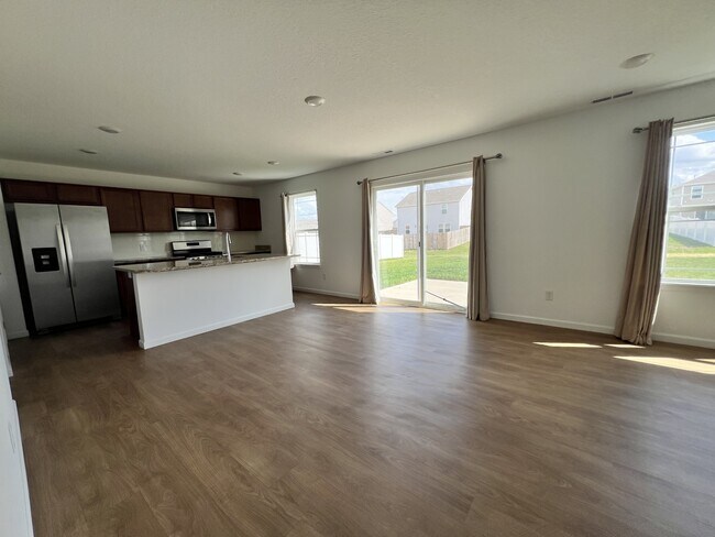 Foto del edificio - 4161 Bradley Dr