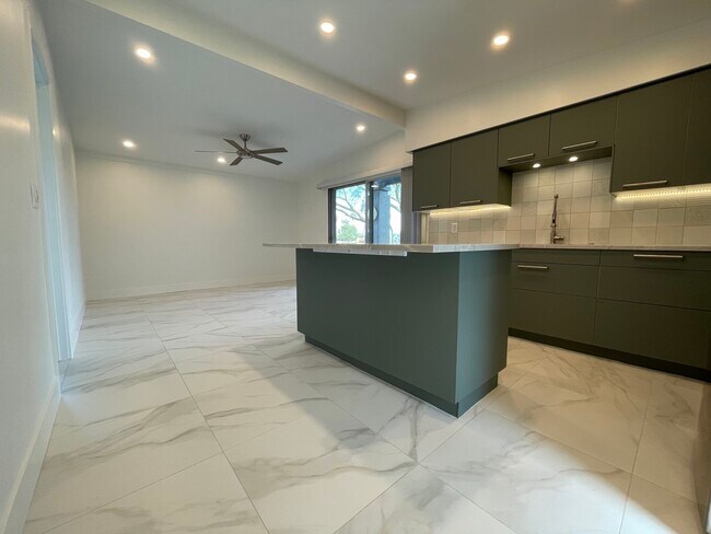 Building Photo - 16819 E Gunsight Dr
