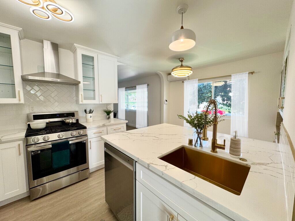 Foto principal - 445 E Magnolia Blvd