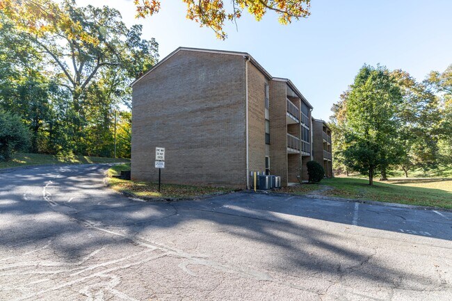 Foto del edificio - 407 Canberra Dr