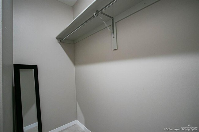 Building Photo - 15 Quail Ave